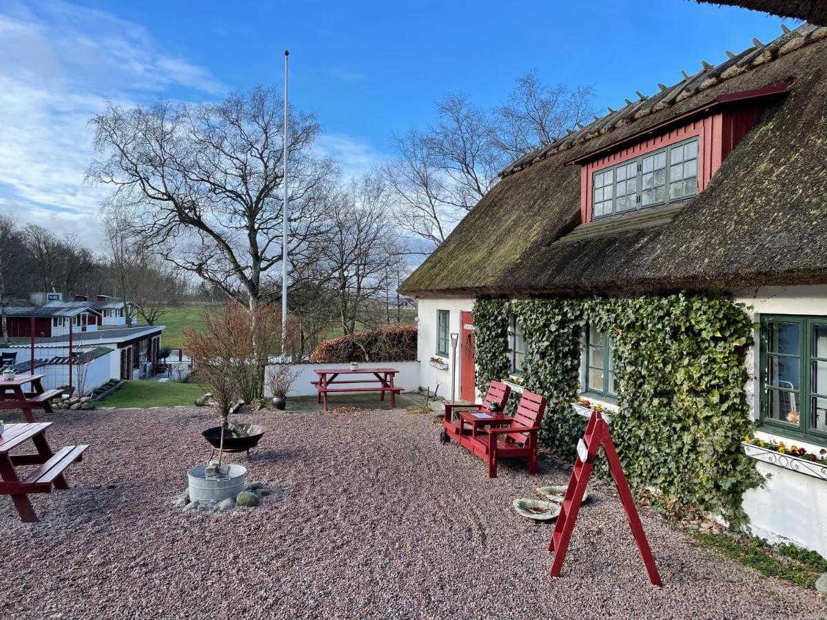 Husargardens Bed & Breakfast Sjobo Экстерьер фото