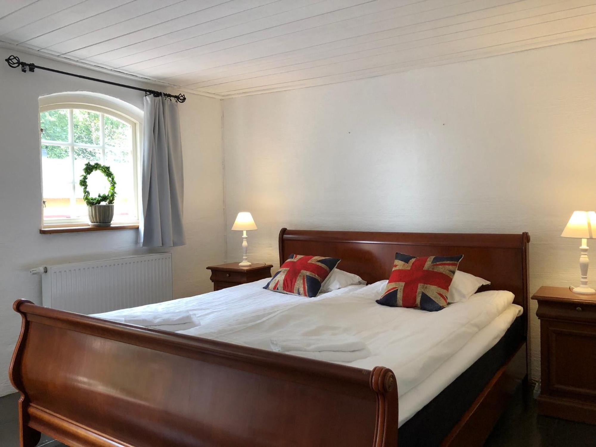 Husargardens Bed & Breakfast Sjobo Экстерьер фото